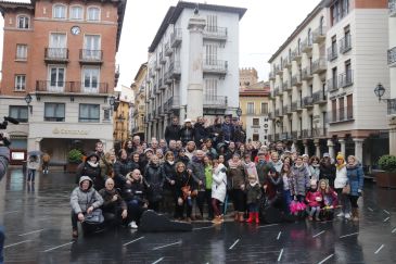 El mundo de la jota de Teruel despide a Encarna Pastor con un homenaje en la plaza del Torico