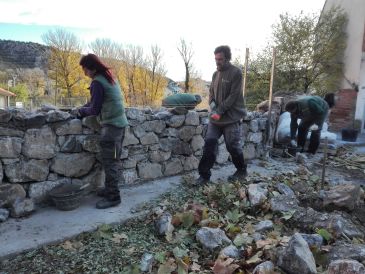 El tercer taller de empleo forestal de Agujama embellece los municipios del sur de Javalambre