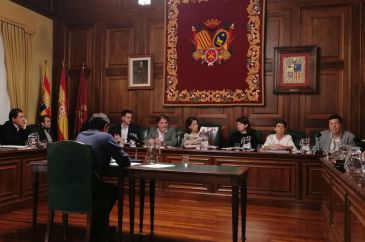 El riesgo de “estatalizar” el debate político municipal: los temas nacionales se cuelan en el pleno del Ayuntamiento de Teruel