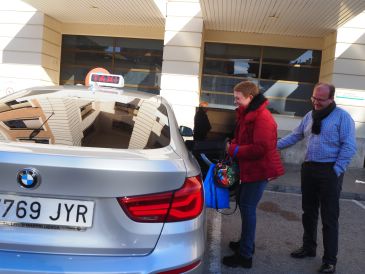 Casi 200 turolenses usaron el servicio de taxis para ir a radioterapia durante el año pasado