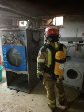 Los bomberos del Parque de Alcañiz sofocan un incendio en un hotel de Andorra y excarcelan a una persona atrapada tras un accidente de tráfico