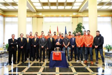 Homenaje del Gobierno de Aragón al Club Voleibol Teruel, ganador de la VI Copa del Rey