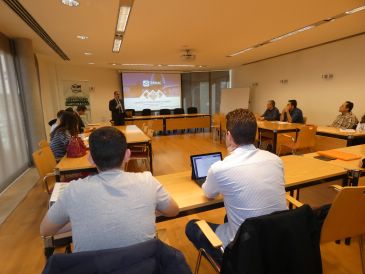 El máster en Desarrollo Empresarial de Teruel cala gracias a sus clases con profesionales