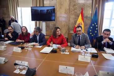 La ministra Ribera ve alternativas “muy interesantes” a las centrales térmicas, pero “no de la noche a la mañana”