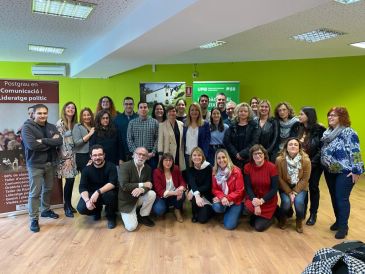 La diputada Susana Traver, ponente en una clase de liderazgo municipal de la Universidad Autónoma de Barcelona