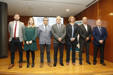 El periodista Conrad Blásquiz recibe el premio en memoria del turolense Michel Vallés