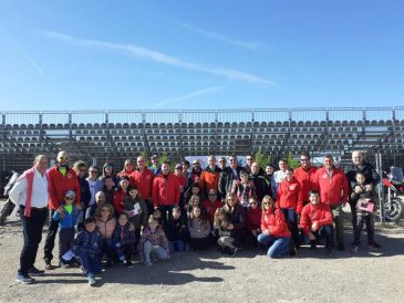 El Motoclub Alcañiz planta medio centenar de árboles en las instalaciones de MotorLand Aragón