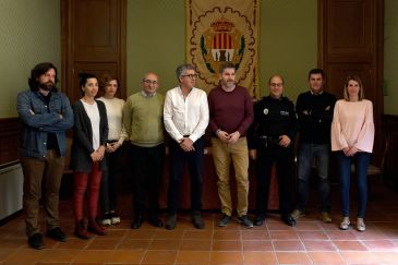 Alcañiz cierra todas las instalaciones municipales salvo el Ayuntamiento y la Policía Local y pide que se acuda solo por urgencias