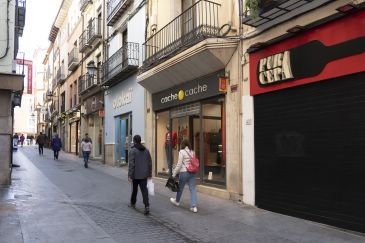 Ocho propietarios de locales en el Centro de Teruel rebajan el alquiler a comercios para ayudarles ante la crisis