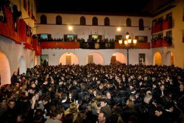 Híjar romperá la hora en directo para el mundo desde los balcones