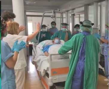 La UCI del Hospital Obispo Polanco da la primera alta a un paciente con coronavirus