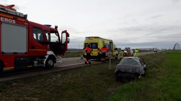 Una mujer herida en Calamocha al salirse de la calzada el coche que conducía