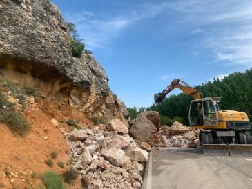 Reabierta la carretera de Berge a Alcorisa que había sido cortada por un desprendimiento