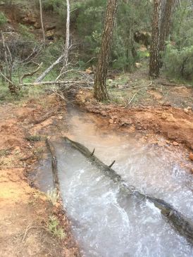 Agujerean la tubería de abastecimiento de Fuentespalda para sacar agua