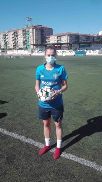 Teresa Rey, centrocampista del Real Zaragoza femenino: