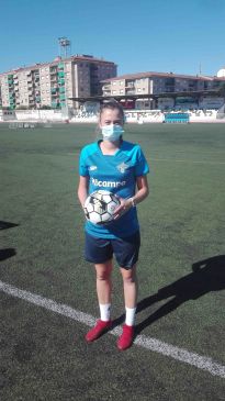 Teresa Rey, centrocampista del Real Zaragoza femenino: 