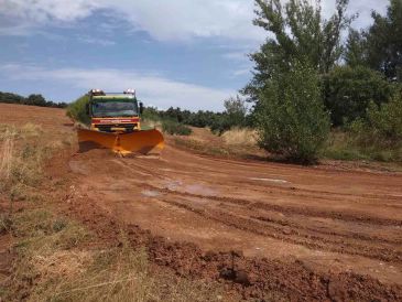 El servicio de Vías y Obras de la DPT concluye la limpieza de la carretera de Loscos