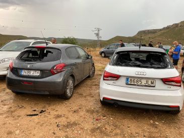 Obón hace balance de los daños de la granizada que dejó al pueblo sin agua y luz y dañó coches