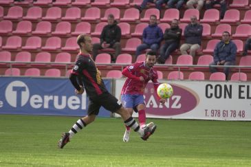 El capitán Jesús Durán anuncia que deja el CD Teruel y la entidad renueva a David Aparicio