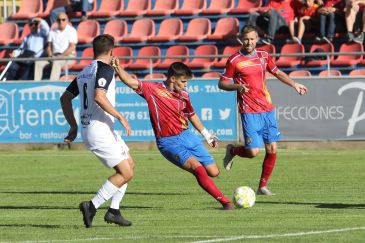 Julen Hualde repetirá en la banda izquierda de la defensa del CD Teruel