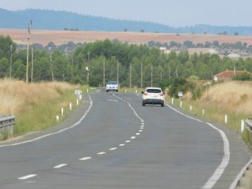 La DGA repinta las marcas viales de la carretera de San Blas tras las quejas vecinales