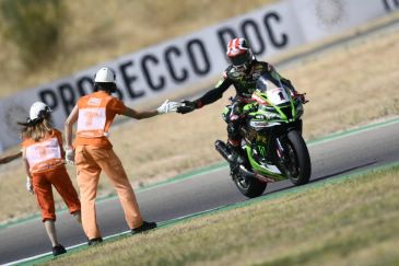 Rea refuerza su liderato al concluir el segundo round de las Superbikes en Motorland