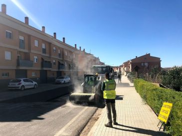 La Diputación de Teruel mejora el pavimento de la travesía de Villaspesa