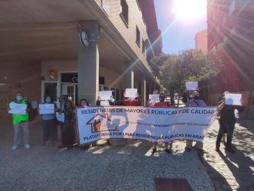 La Plataforma por unas Residencias Públicas para Todos en Aragón celebra el sábado una concentración en la plaza del Torico