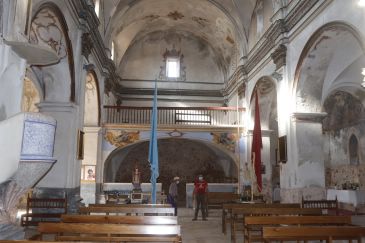 Fuenferrada pide ayuda para restaurar su iglesia barroca, en estado de deterioro