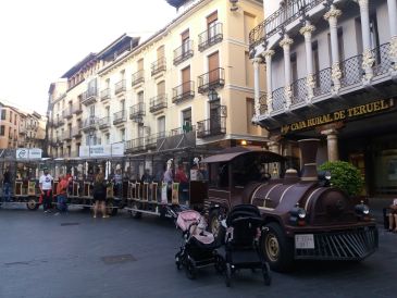 El tren turístico de Teruel amplía su horario este puente del Pilar