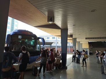 El bus de Valencia dejó tirados el viernes a más de 30 viajeros por ‘overbooking’