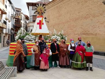 Calanda celebra el Pilar sin euforia pero con fervor y la Virgen en la plaza