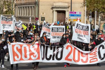 “¡Queremos trabajar!”: La hostelería aragonesa reúne a 4.000 personas en Zaragoza