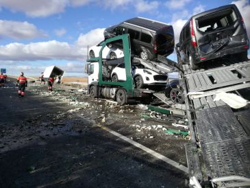 Un accidente entre dos camiones corta la autovía durante una hora a la altura de Cella