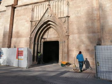 Descubren la entrada a dos criptas en las obras de la iglesia de San Francisco