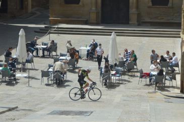 Alcañiz autoriza instalar cerramientos provisionales en las terrazas y veladores