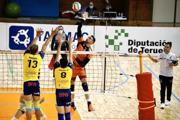El CV Teruel se impone 3-1 al CV Guaguas, demuestra su poderío en Superliga y afianza el liderato