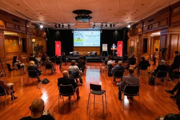 Lídia Jorge amadrina la presentación de la revista Turia en el Instituto Cervantes