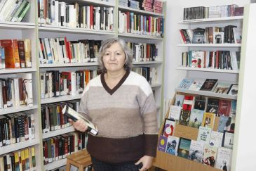 María del Carmen Fuertes Sanz, responsable del área de cultura del Ayuntamiento de Monreal: “En Monreal del Campo sí que se lee bastante y se usa la biblioteca municipal”