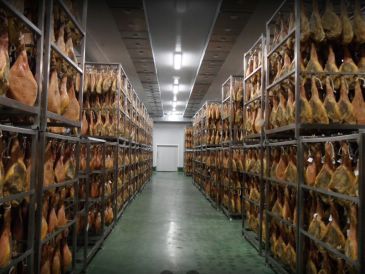 Las ventas de Jamón de Teruel para las fiestas se retrasan por la incertidumbre del consumidor