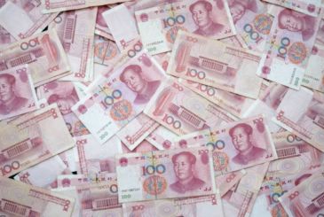 El Yuan, la moneda china que cada vez gana más popularidad, pero continúa fuera del club de divisas