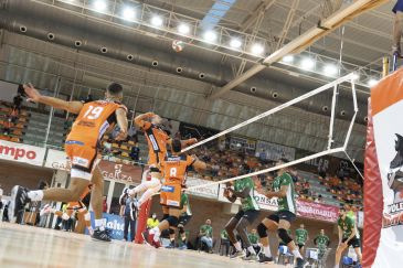 El CV Teruel se impone en el Clásico contra Unicaja Almería en cuatro sets