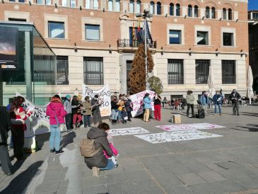 Los vecinos de Olba protestan por la demolición de Los Toranes en la capital