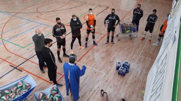 La plantilla del Club Voleibol Teruel está libre de Covid y vuelve al trabajo