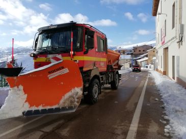 El desplome de temperaturas con mínimas de -25,2º en Bello, -23º en Santa Eulalia, -21,2º en Calamocha y -20,8º en Teruel obliga a extremar la precaución en las carreteras