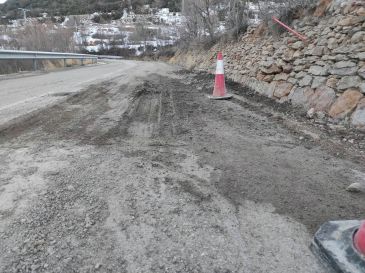 Villarluengo denuncia el mal estado de la carretera A-1702 a Cuarto Pelado y Vertebración anuncia que se reparará en primavera