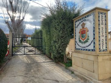 El Hospital de Alcañiz traslada pacientes del Covid a la residencia Santo Ángel