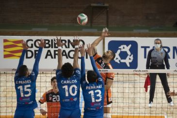 El CV Teruel se impone en Los Planos por 3-0 al L’illa Grau de Castellón