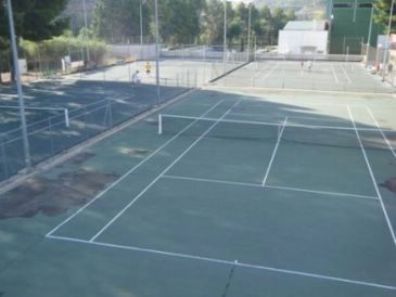 Alcañiz cerrará el lunes todas las instalaciones deportivas por la incidencia de la Covid