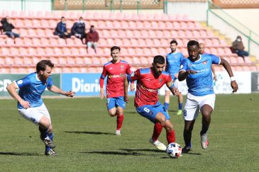 Borja Romero, jugador del CD Teruel: “Hay que dejar de mirar hacia el pasado y pensar en el futuro”